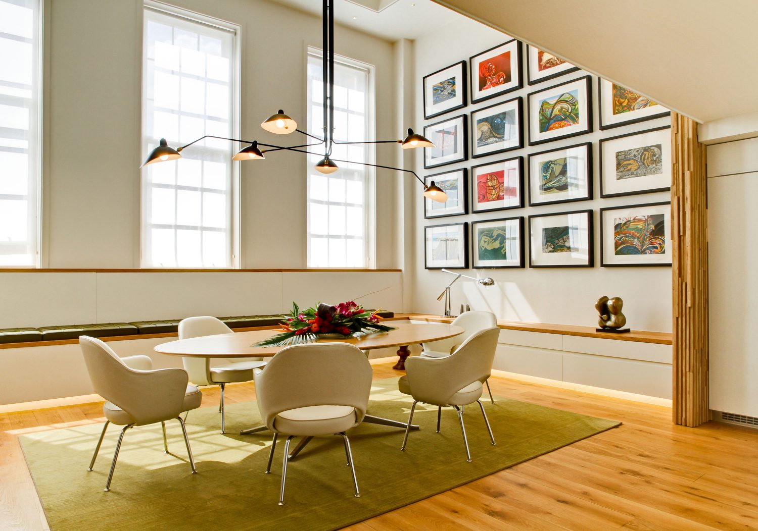 Design For Living by Daniel Hopwood – Florence Knoll dining room table feature. Mayfair interiors