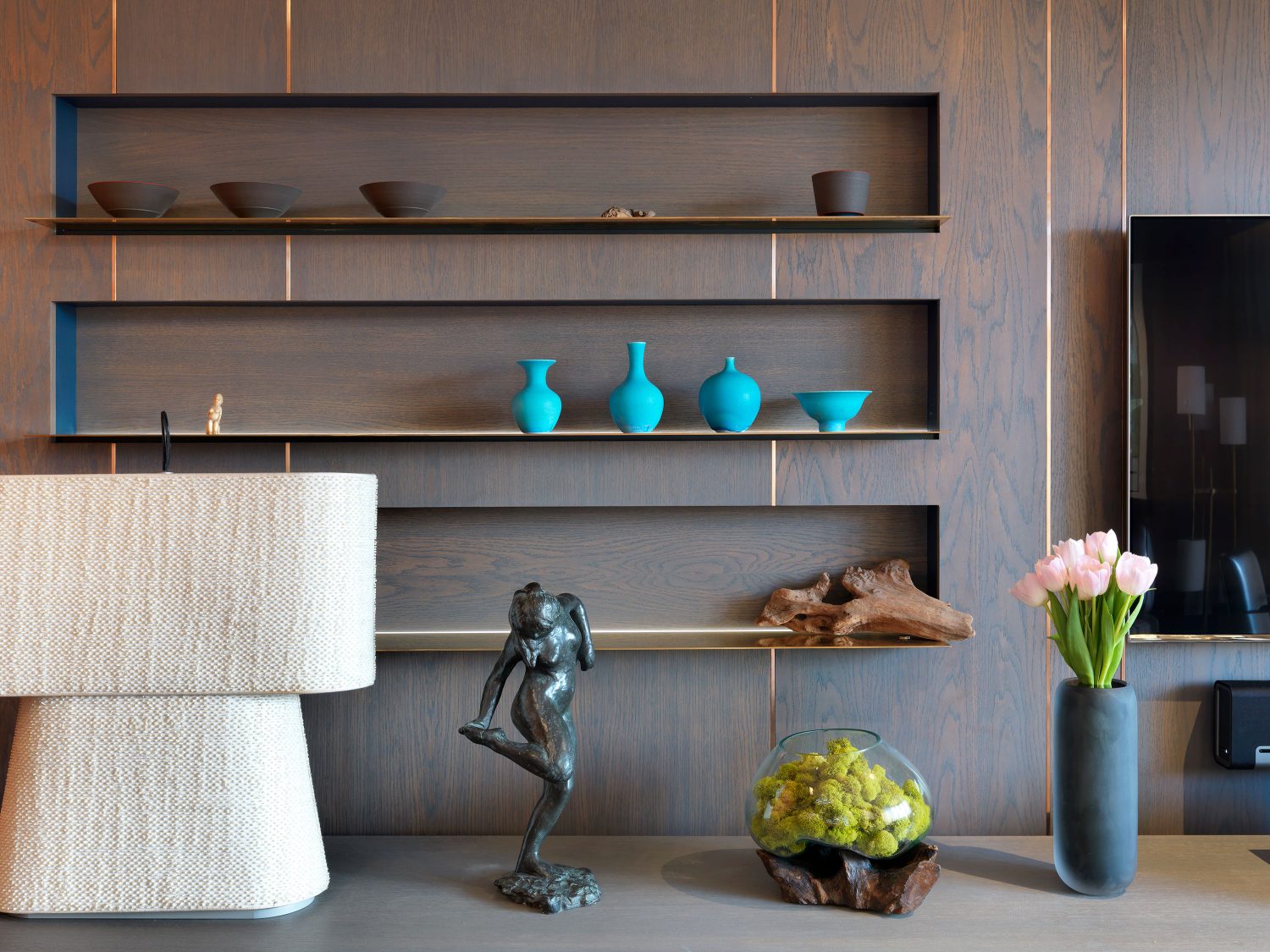 Backlit shelves - Daniel Hopwood home design - interior design London